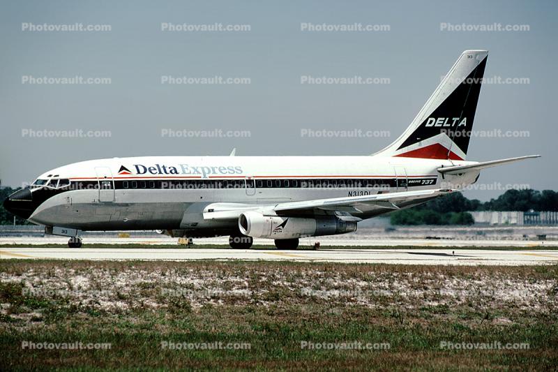 N313DL, Delta Express, Boeing 737-232, 737-200 series, JT8D