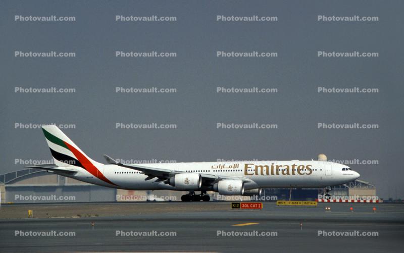 A6-ERH, Emirates, Airbus A340