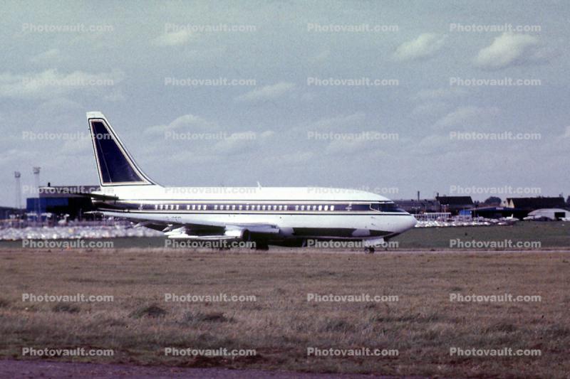 Boeing 737-200, 1982, 1980s, Luton Airport