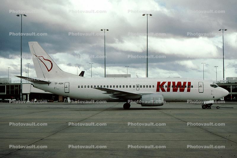 TF-ABK, Boeing 737-3Y0, Kiwi International Air Lines, 737-300 series, CFM56-3B1, CFM56