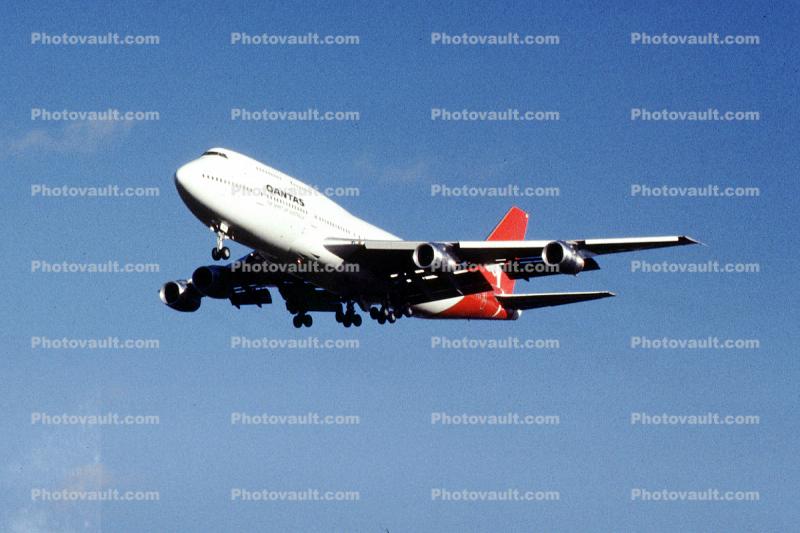 VH-EBT, Boeing 747-338, 747-300 series, Qantas Airlines, RB211, RB211-524D4