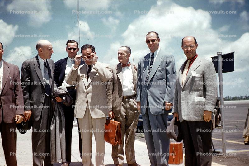 Boarding Passengers, Men, Suits, Brief Case, National Airlines NAL, 1950s
