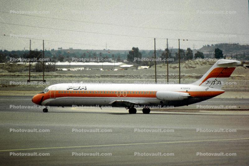 N705PS, Pacific Southwest Airlines, Douglas DC-9-32, named The Smile of Eugene, JT8D-7B s3, JT8D
