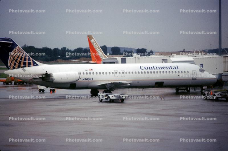 N70542, Continental Airlines COA, McDonnell Douglas DC-9-32, June 1997