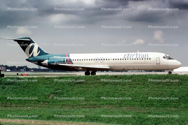 N802AT, AirTran, McDonnell Douglas DC-9-32, JT8D, August 2000