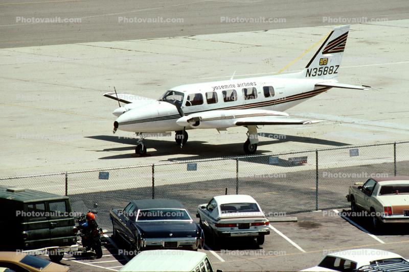 N3588Z, Yosemite Airlines, Piper PA-31-350, Piper Navajo ChieftaIn, June 1980, 1980s