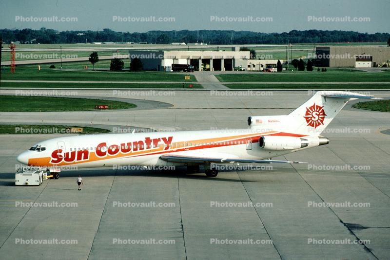 N290SC, Sun Country Airlines, Boeing 727-2J4/Adv(RE) Super 27, JT8D, 727-200 series