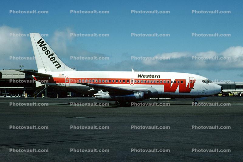 N4521W, Boeing 737-247, Western Airlines WAL, 737-200 series, JT8D-17A(HK3, JT8D