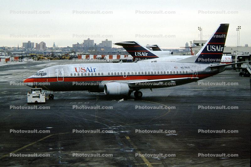 N578US, Boeing 737-301, US Airways AWE, 737-300 series, LaGuardia International Airport, CFM56-3B1, CFM56