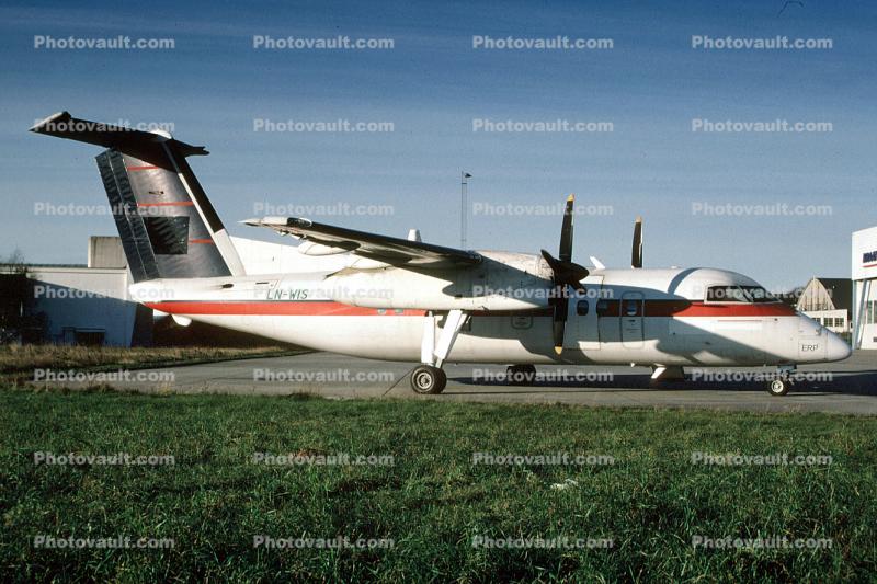 LN-WIS, De Havilland DHC-8-102A, Q100