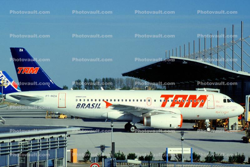 PT-MXA, TAM Brasil, Airbus A321-231, A321 series, V2533-A5, V2500