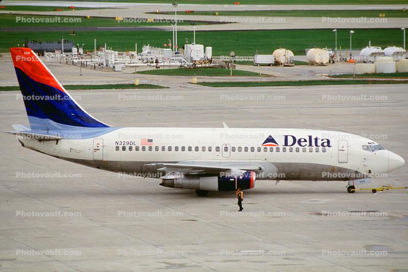 N329DL, Boeing 737-232, 737-200 series, JT8D