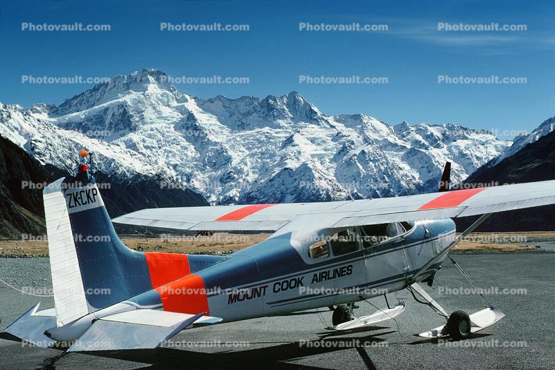 ZK-CKP, Mount Cook Airlines, Cessna 185D Skywagon, Skiplane