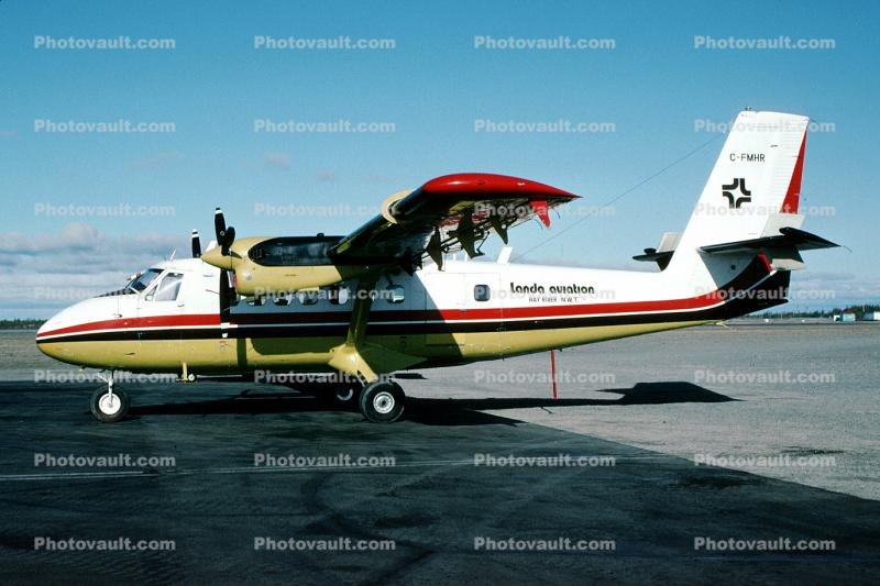C-FMHR, landa aviation, Hay River, NWT, De Havilland Canada DHC-6-100 Twin Otter