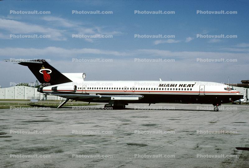 N8866E, Miami Heat Team Plane, Boeing 727-225A, JT8D-15 s3, JT8D, Airstair, 727-200 series