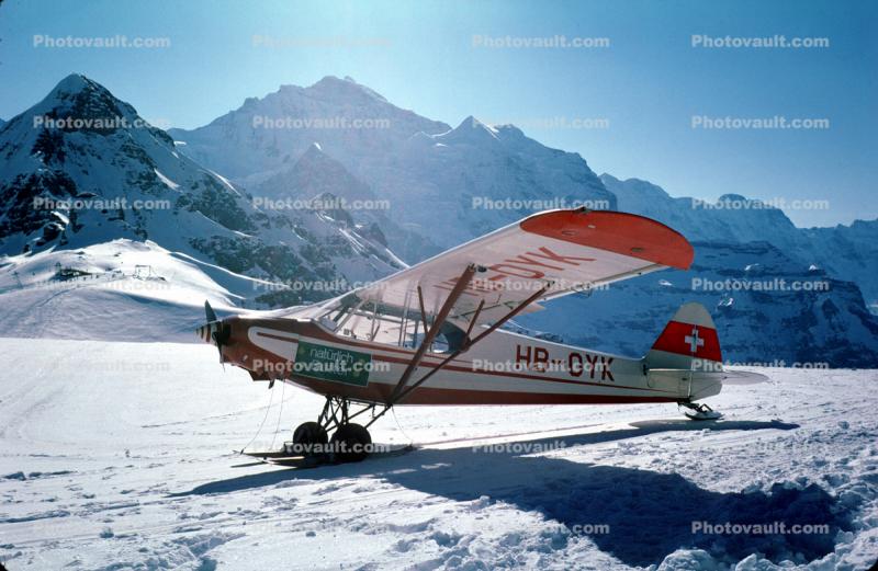 HB-OYK, skiplane, PA-18 "150", milestone of flight, 1970s