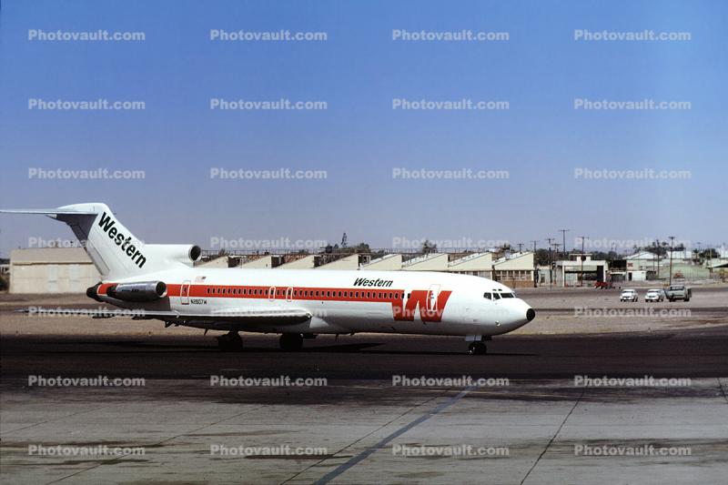 N2807W, Boeing 727-247, Western Airlines WAL, JT8D, September 1974, 1970s