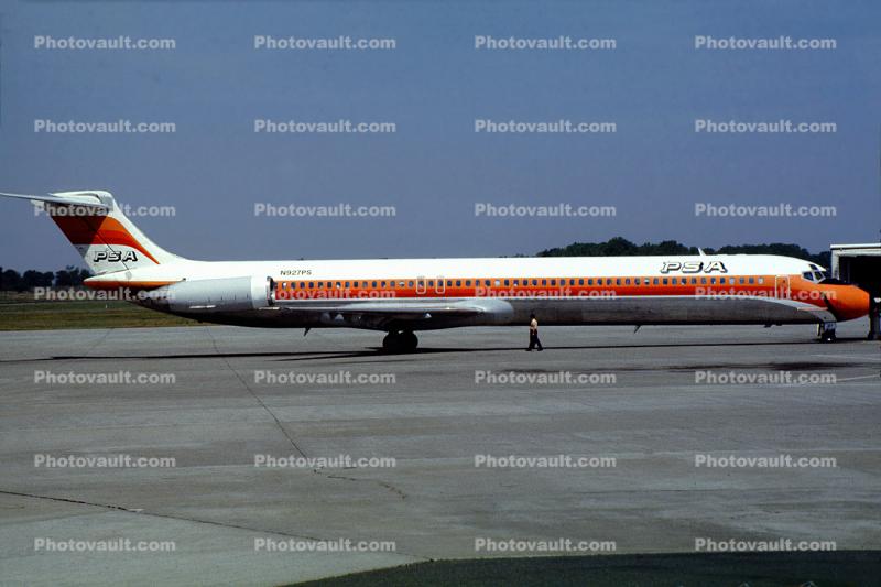 N927PS, McDonnell Douglas MD-81, JT8D-217, JT8D, March 1987, 1980s, Smileliner