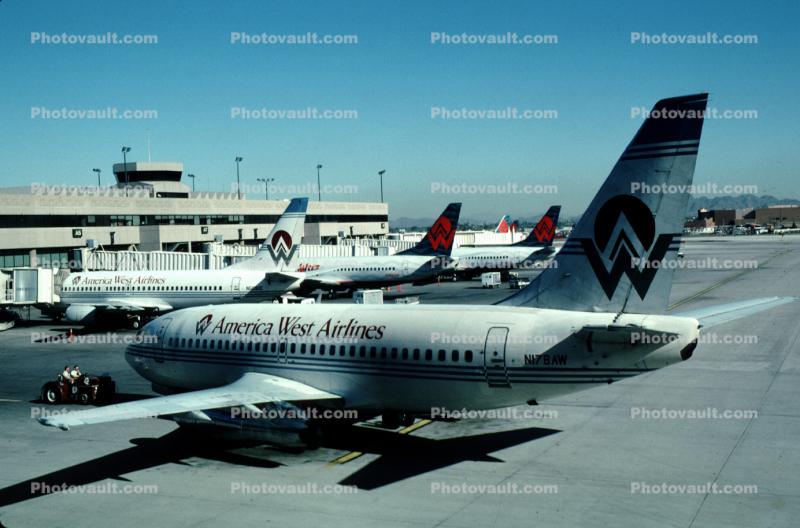N178AW, Boeing 737-277(A), America West Airlines AWE, 737-200 series, JT8D-15(HK3), JT8D, terminal building, April 2001