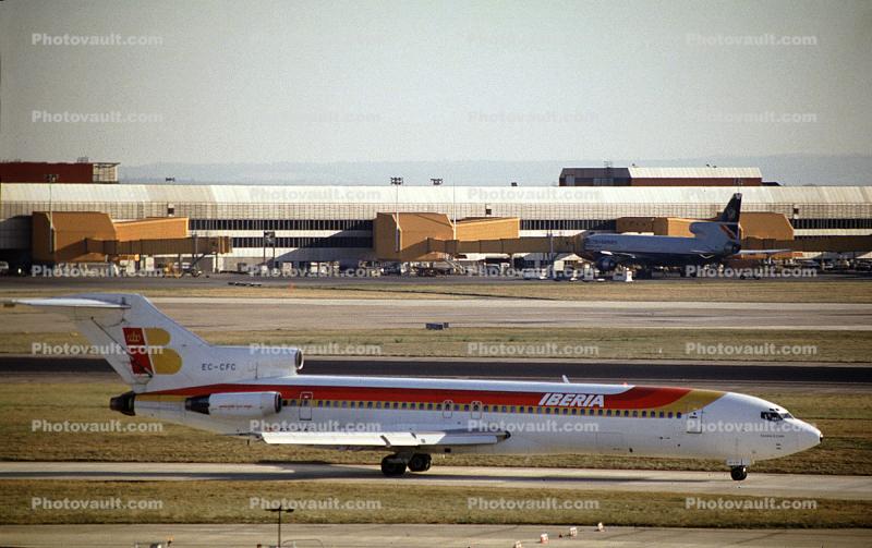 EC-CFC, Boeing 727-256, Tarragona, 727-200 series, September 1989
