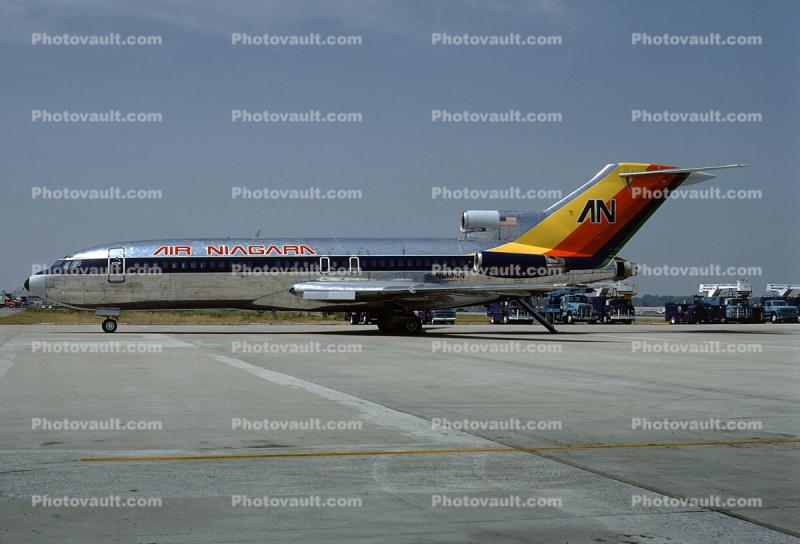 N8104N, Air Niagara, Boeing 727-25