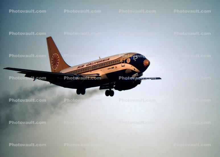 Landing 737, smoke exhaust