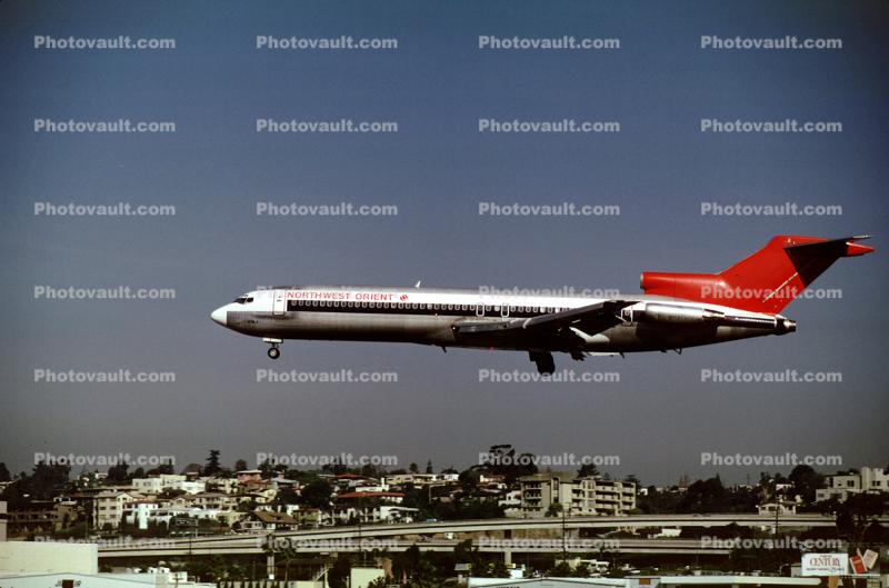 Landing, Boeing 727-251
