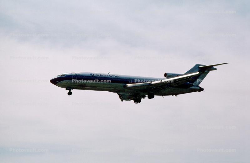 N8881Z, 	Boeing 727-225RE, 
