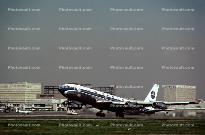 PP-VJX, Boeing 707-345C, Tishman Airport Center