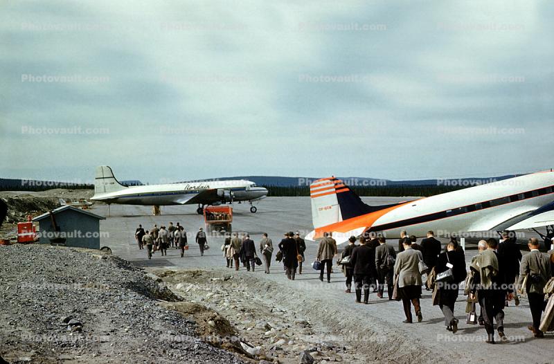 CF-QCM DC-3, Nordair, Passengers boarding, airport