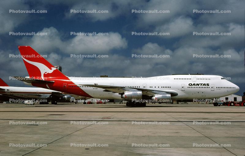 VH-EBT, Boeing 747-338, 747-300 series, Qantas Airlines, RB211, RB211-524D4