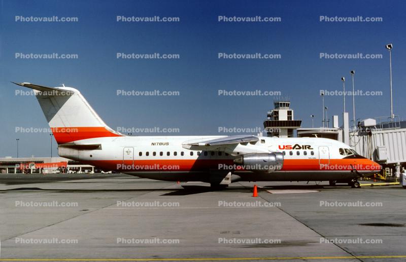 N178US, Bae 146-200, former PSA morphing into USAir, Terminal