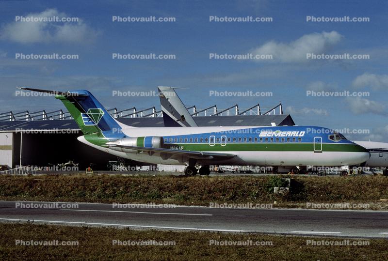 N66AF, Emerald, DC-9-15RC, JT8D-7A, JT8D
