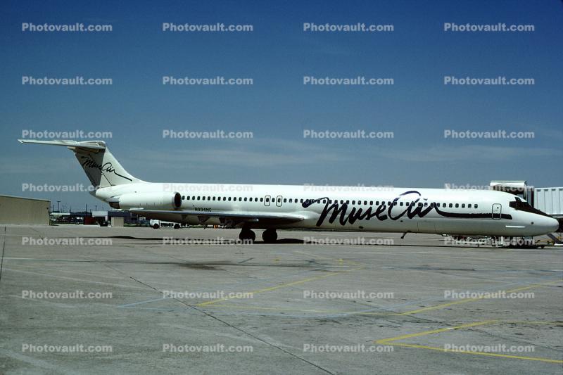 N934MC, Muse Air, MD-82, JT8D
