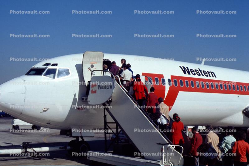      N2807W, Boeing 727-247, Western Airlines WA, April 1974 