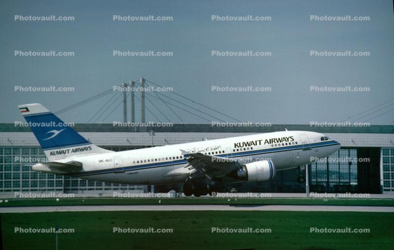 9K-ALC, Kuwait Airways, taking-off