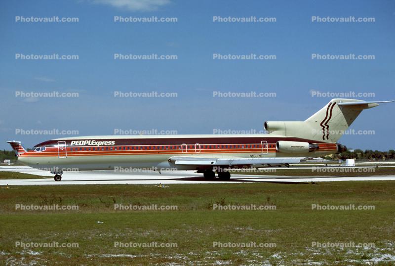 N571PE, Boeing 727-243, PEOPLExpress