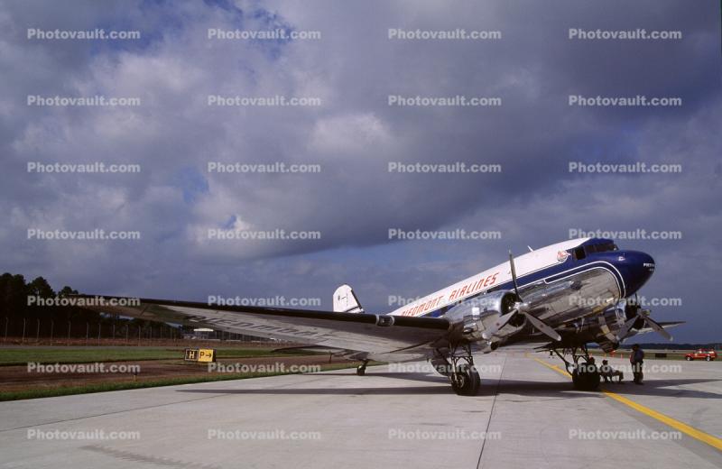 N44Y, DC-3 Piedmont Airlines