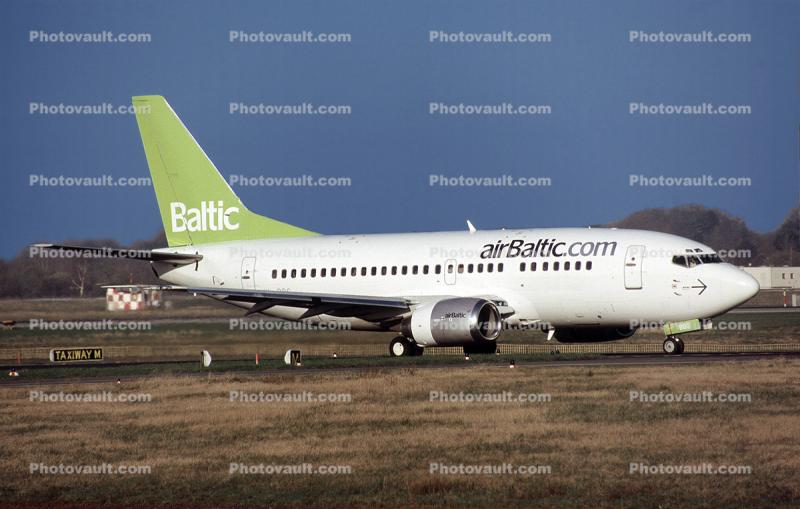 YL-BBG, Boeing 737-548, airBaltic
