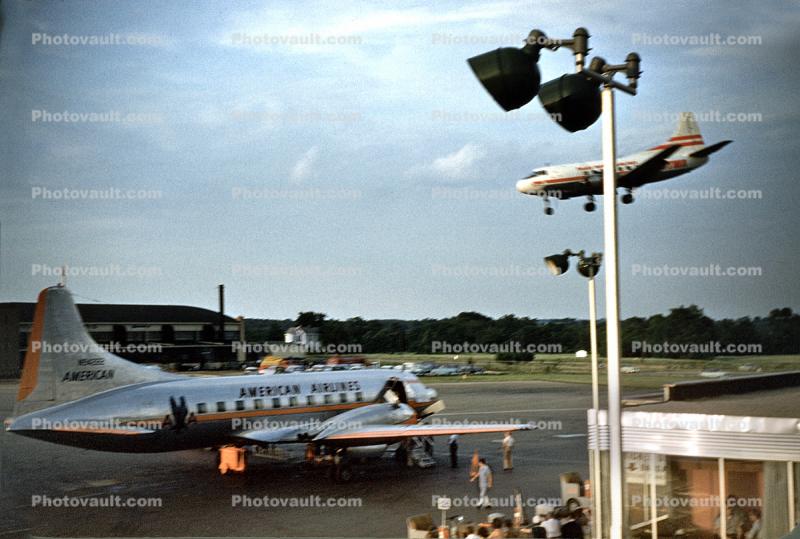 Martin 404, landing, 1950s