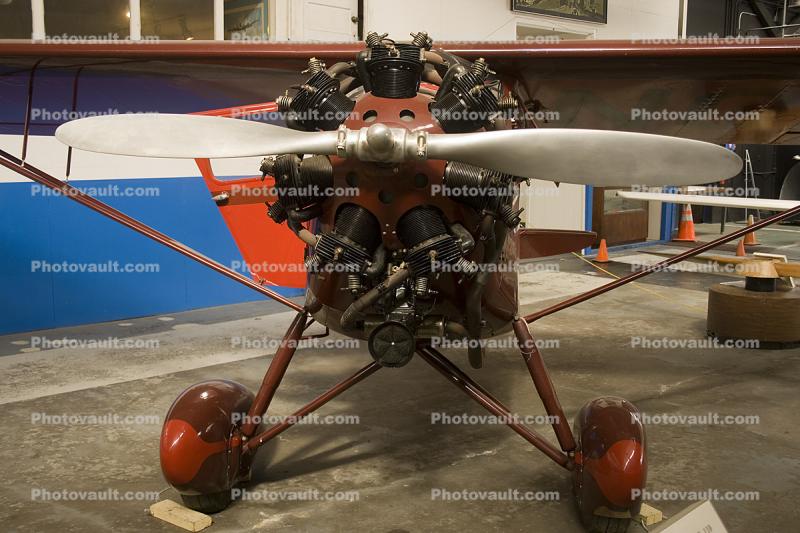 Monocoupe 110, Propeller, Radial Engine head-on