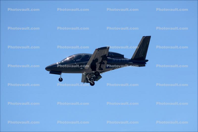 N961CM, Cirrus Vision, Bizjet 2004 Airborne, flight, flying