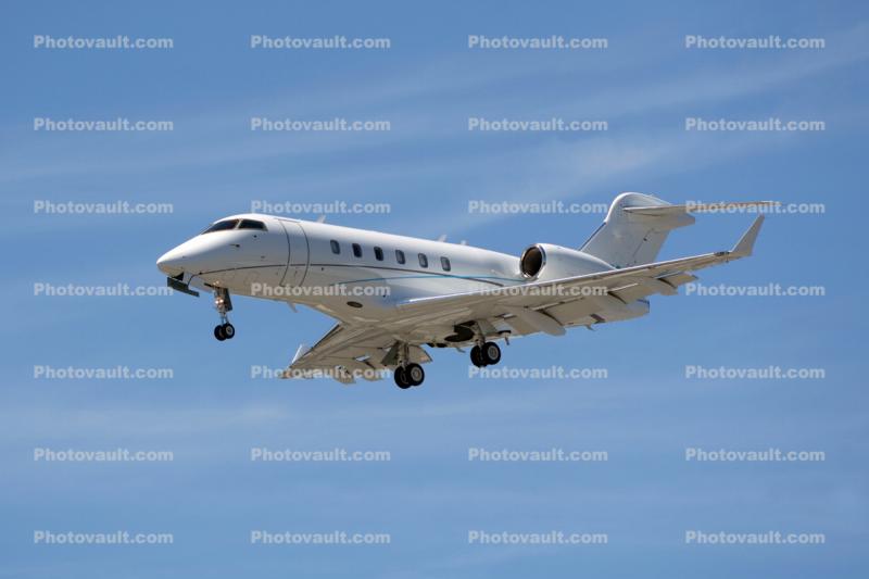N694PD, 2009 Bombardier BD-100-1A10, Challenger 300