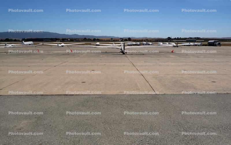 Gliders at Hollister Municipal Field