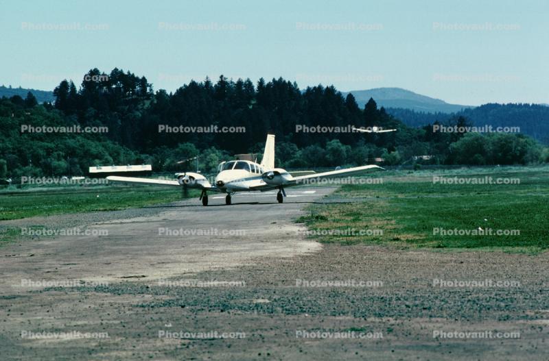 Piper PA-34, N999CP