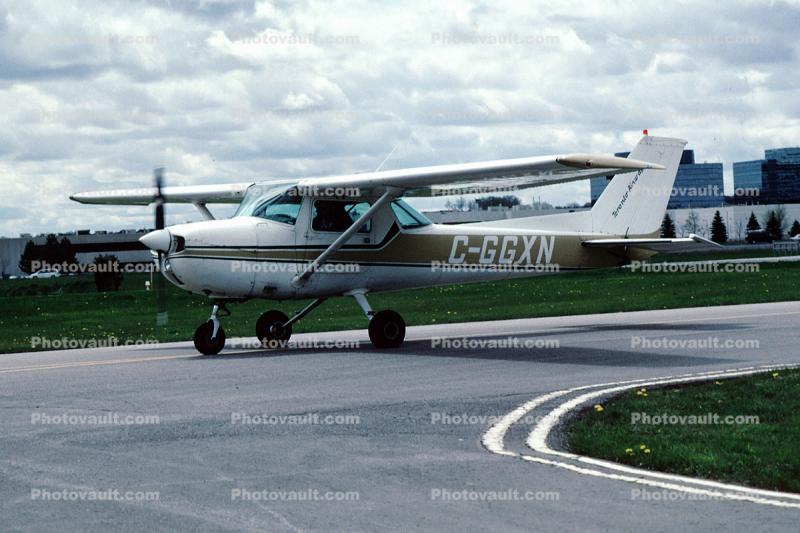 C-GGXN, Cessna 150L, Buttonville Airfield