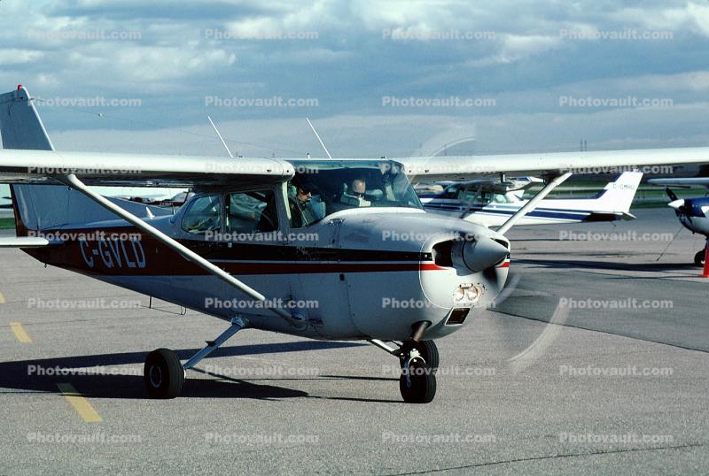 C-GVLD, Cessna 172M, Buttonville Municipal Airfield