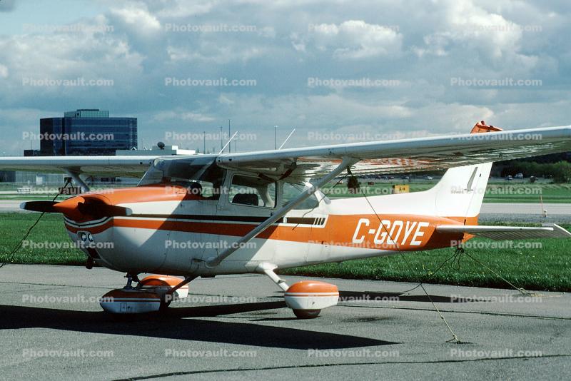 C-GOYE, Cessna 172M, Buttonville Airfield