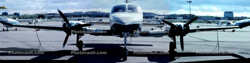 C-FCZC, Cessna 414 head-on, Twin Engine, Aircraft, Panorama