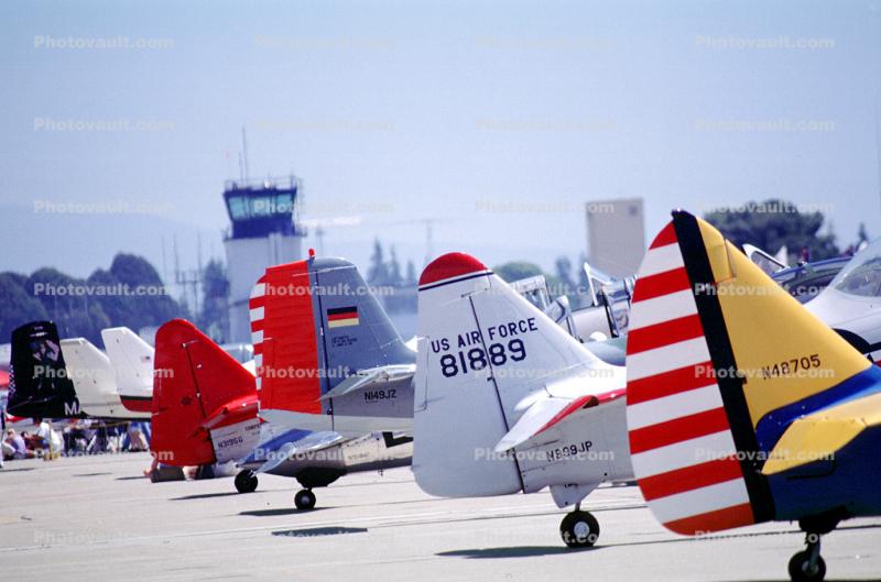 Tailplane, lots o" tails